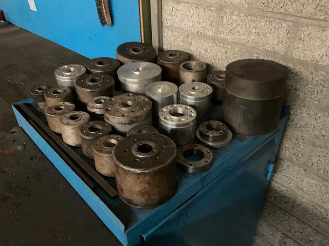 Divers werkplaatsmeubilair - afbeelding 4 van  14
