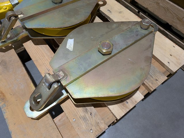 Divers zwaar hijsmateriaal - afbeelding 3 van  7