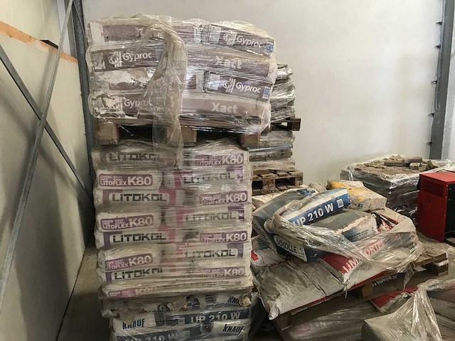 Diverse - cement - 5 pallets met zakken cement en beton - afbeelding 2 van  5