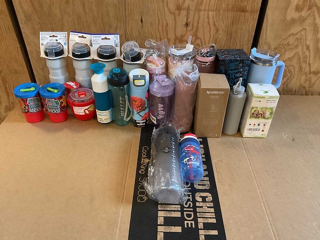 Diverse - drinkflessen (22x) - afbeelding 1 van  5
