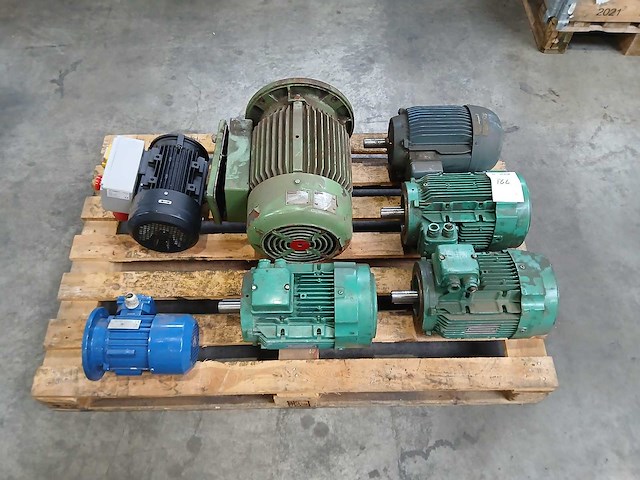 Diverse - elektromotor (7x) - afbeelding 1 van  3