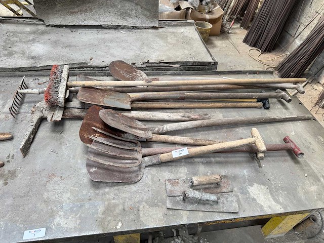 Diverse - schoppen, schoffels & spaden - afbeelding 1 van  2