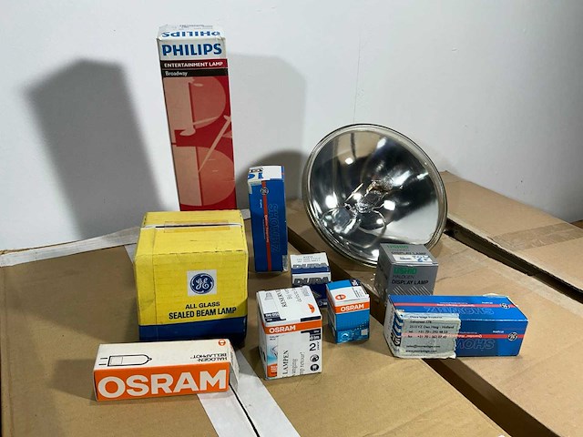 Diverse - various light equipment (3x) - afbeelding 1 van  7