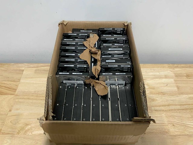Diverse 3,5’’ sata/sas interne hdd 2000 (29x) - afbeelding 2 van  2