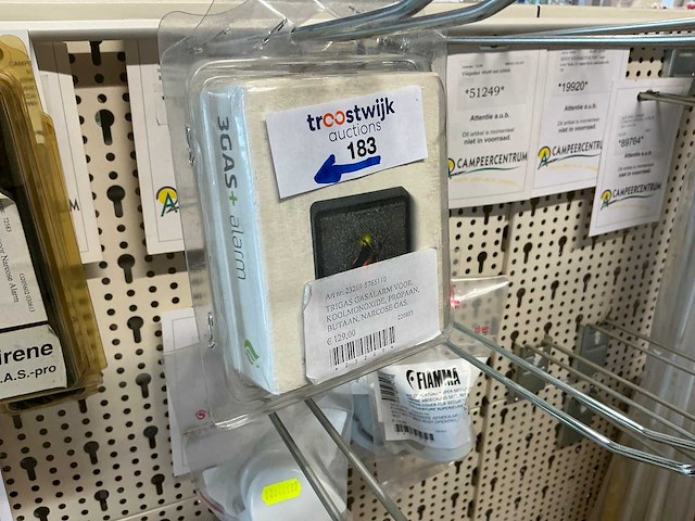 Diverse aanhangersloten toebehoren en gasalarmen - afbeelding 11 van  23