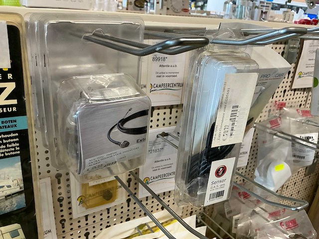 Diverse aanhangersloten toebehoren en gasalarmen - afbeelding 15 van  23