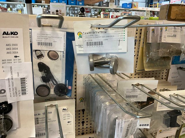 Diverse aanhangersloten toebehoren en gasalarmen - afbeelding 18 van  23