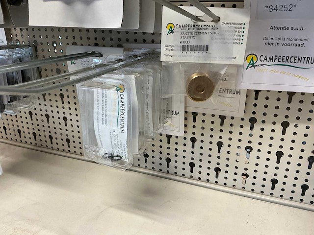 Diverse aanhangersloten toebehoren en gasalarmen - afbeelding 20 van  23