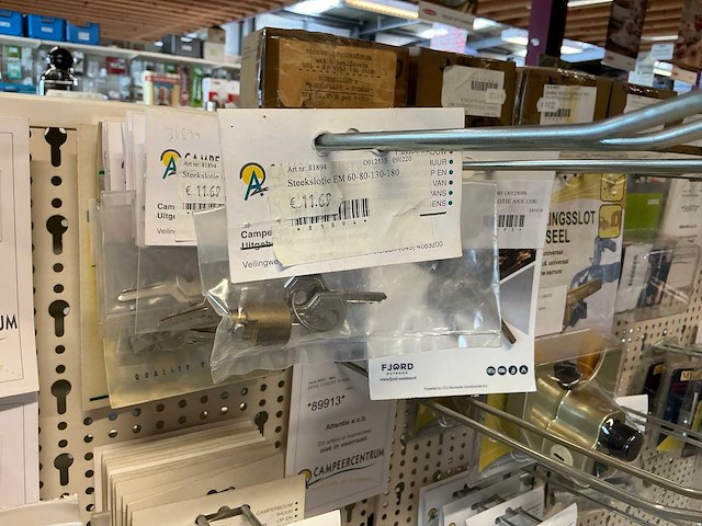 Diverse aanhangersloten toebehoren en gasalarmen - afbeelding 22 van  23