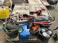 Diverse aannemersmaterialen - afbeelding 2 van  7
