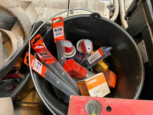 Diverse aannemersmaterialen - afbeelding 6 van  7