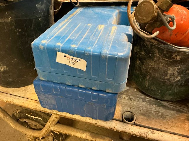 Diverse aannemersmaterialen - afbeelding 7 van  7