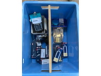 Diverse abus sloten en sleutelhangers - afbeelding 2 van  3