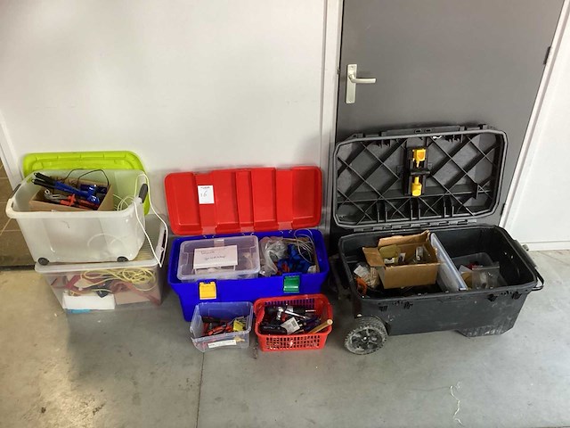 Diverse accu- en handgereedschappen incl. toebehoren - afbeelding 1 van  9