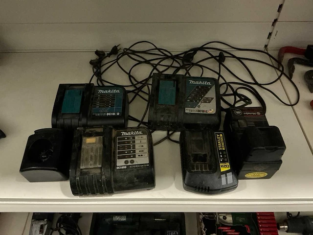 Diverse acculaders (6x) - afbeelding 1 van  3