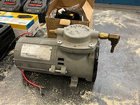 Diverse accu’s / acculader / mini compressor - afbeelding 5 van  6