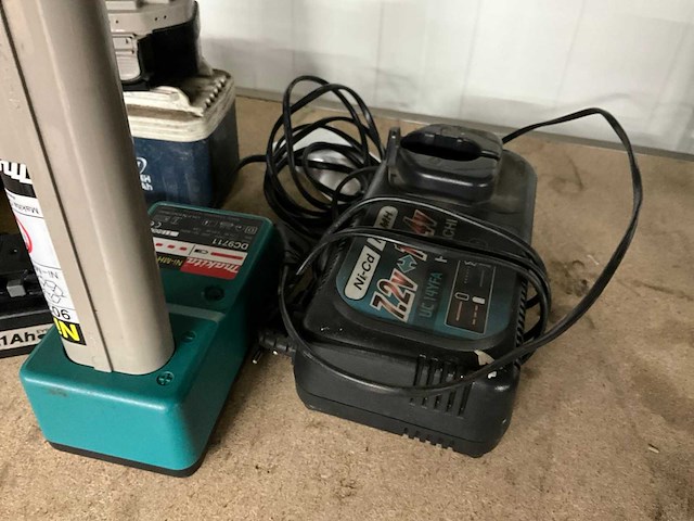 Diverse accu's en laders - afbeelding 4 van  4