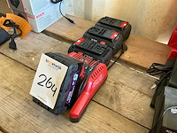 Diverse accu’s en oplader - afbeelding 1 van  3