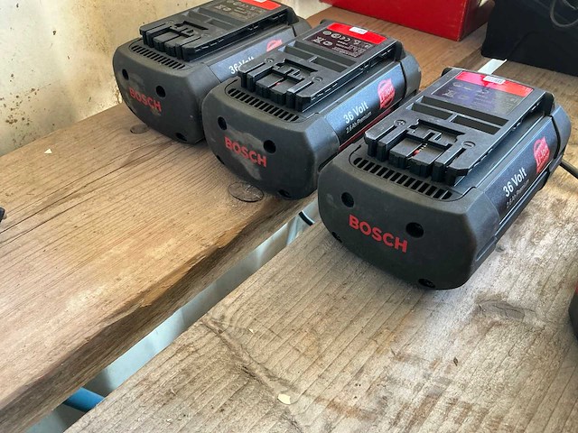 Diverse accu’s en oplader - afbeelding 3 van  3