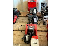 Diverse accu’s en opladers - afbeelding 2 van  2