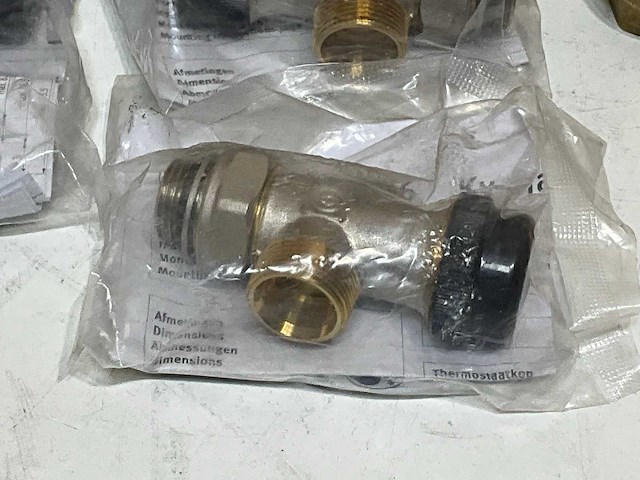 Diverse afsluiters (21x) - afbeelding 2 van  11