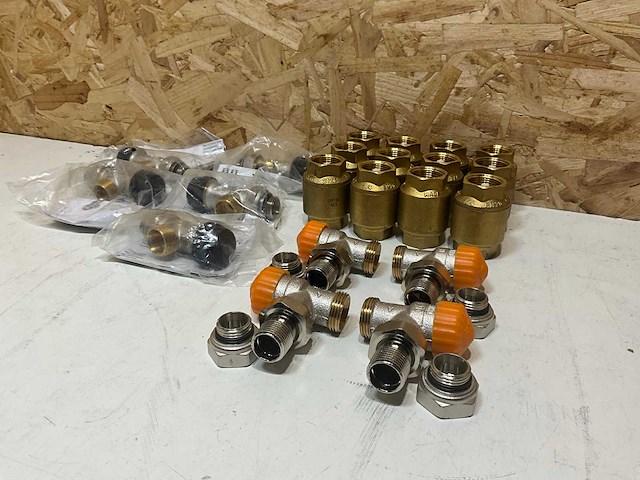 Diverse afsluiters (21x) - afbeelding 4 van  11