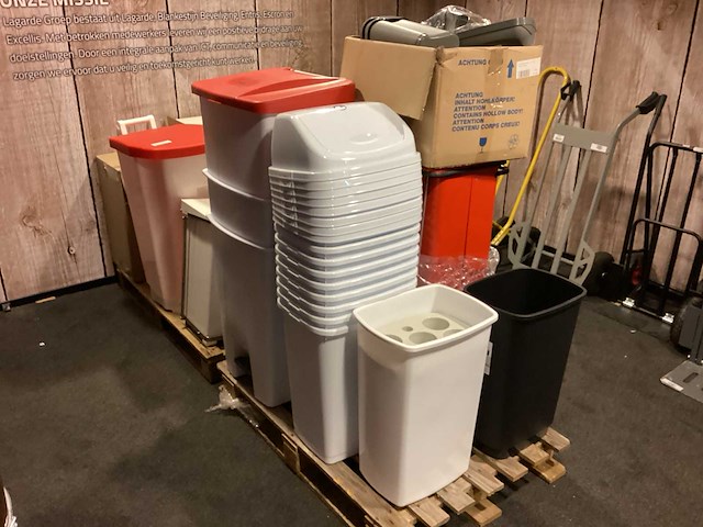 Diverse afvalemmers & prullenbakken - afbeelding 4 van  6