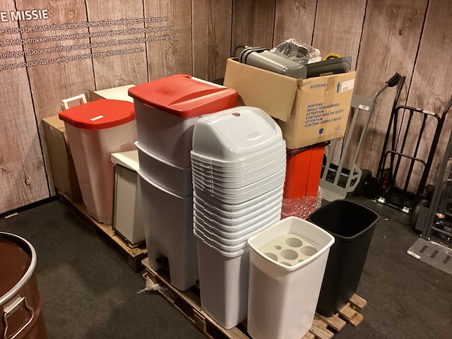 Diverse afvalemmers & prullenbakken - afbeelding 6 van  6