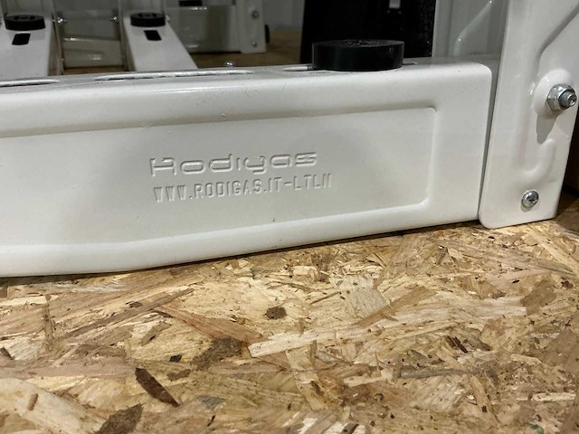 Diverse airco montagematerialen - afbeelding 3 van  7