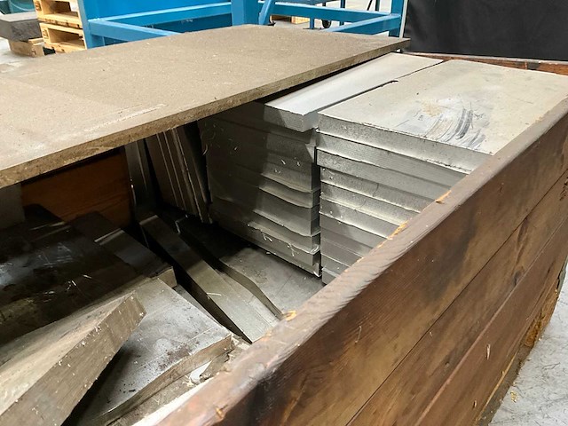 Diverse aluminium blokken - afbeelding 2 van  4