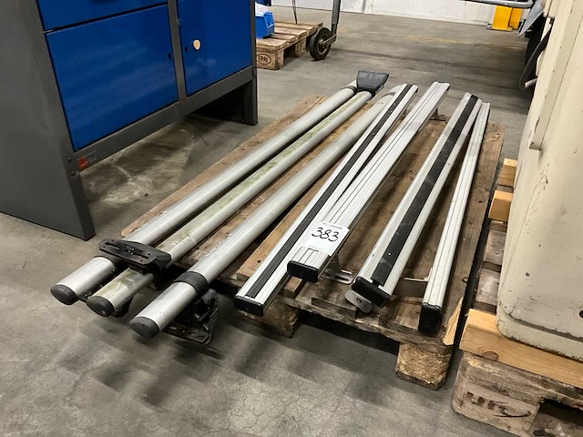 Diverse aluminium dakrails - afbeelding 2 van  2