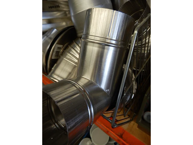 Diverse aluminium hulpstukken in draadmand, burgerhout, aluminium - afbeelding 5 van  6