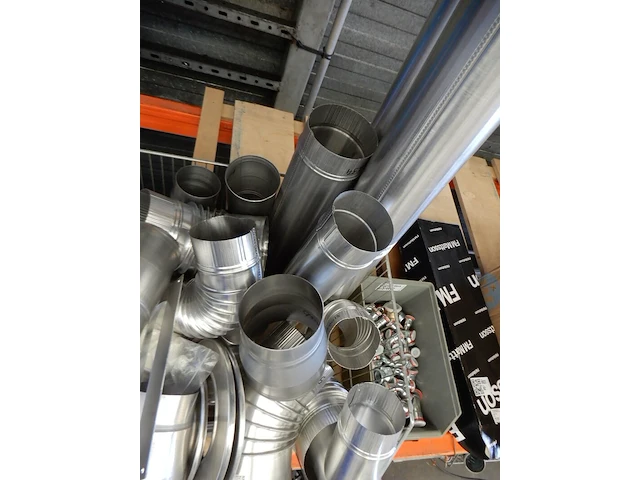Diverse aluminium hulpstukken in draadmand, burgerhout, aluminium - afbeelding 6 van  6