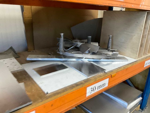Diverse aluminium restanten - afbeelding 4 van  16