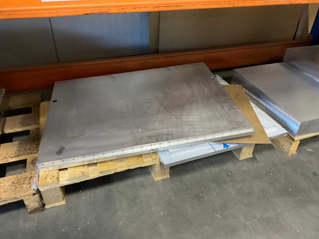 Diverse aluminium restanten - afbeelding 7 van  16