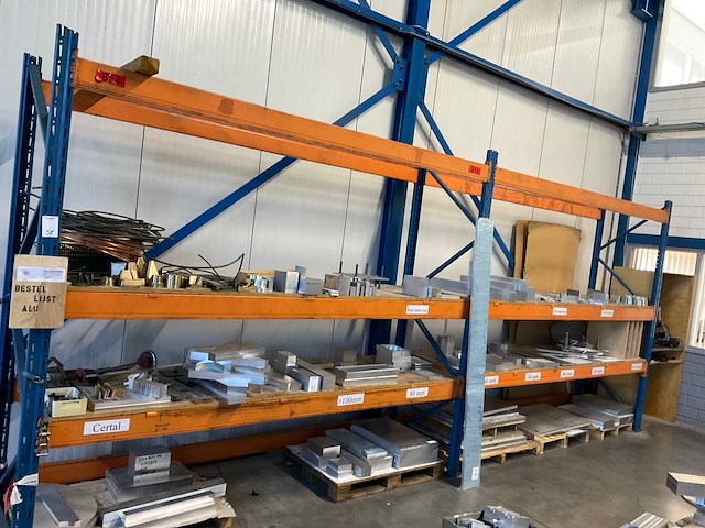 Diverse aluminium restanten - afbeelding 1 van  16