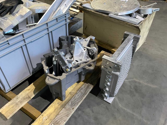 Diverse aluminium restanten - afbeelding 9 van  12