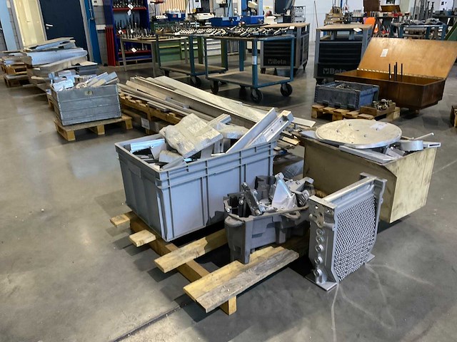 Diverse aluminium restanten - afbeelding 10 van  12