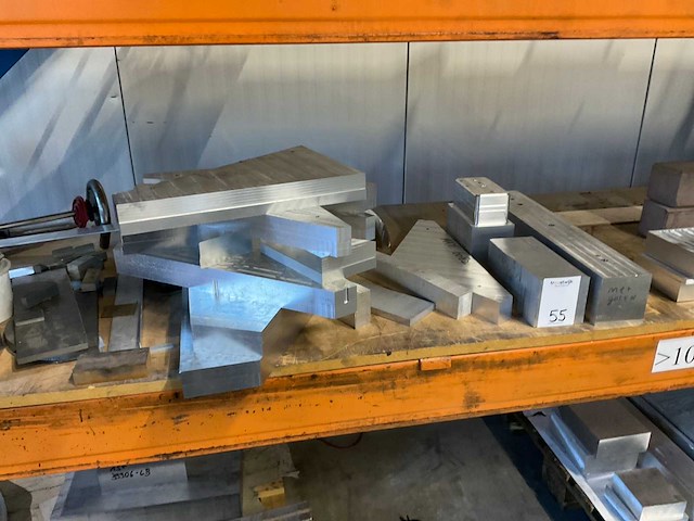 Diverse aluminium restanten - afbeelding 7 van  16