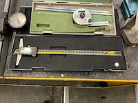 Diverse analoge meettoestellen - afbeelding 2 van  8