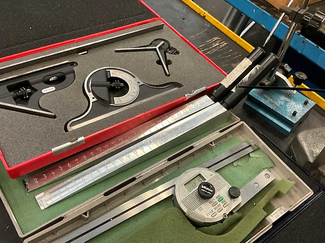 Diverse analoge meettoestellen - afbeelding 5 van  8