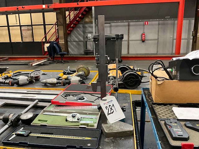 Diverse analoge meettoestellen - afbeelding 6 van  8