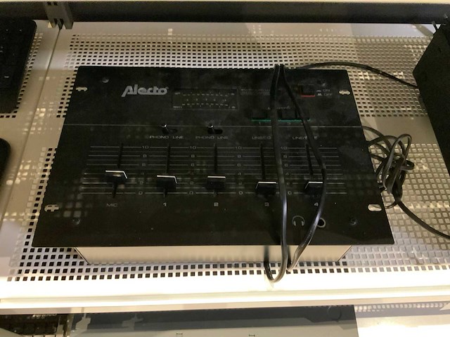 Diverse apparatuur (4x) - afbeelding 2 van  5