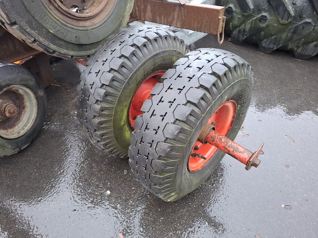 Diverse assen met wielen - afbeelding 3 van  7