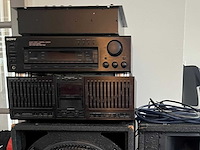 Diverse audio-apparatuur met massagestoel - afbeelding 2 van  9