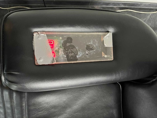 Diverse audio-apparatuur met massagestoel - afbeelding 5 van  9