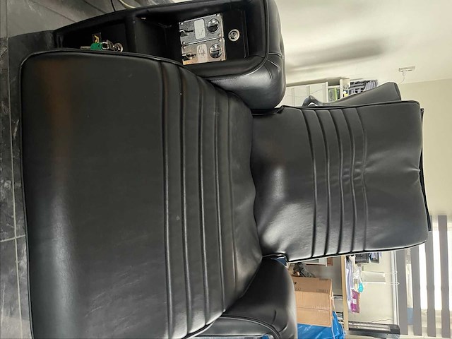 Diverse audio-apparatuur met massagestoel - afbeelding 9 van  9