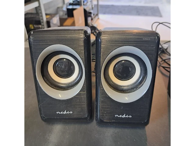 Diverse audio-apparatuur, nedis & logitech - afbeelding 15 van  18