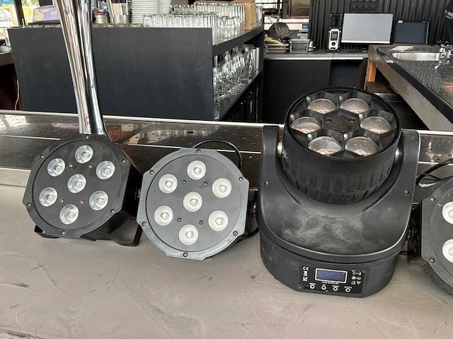 Diverse audio-apparatuur - afbeelding 3 van  4