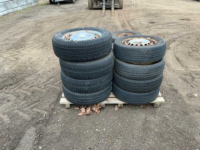 Diverse autobanden autoband - afbeelding 14 van  15